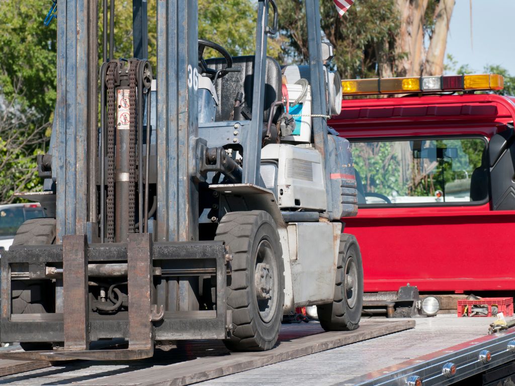 Long Distance Towing Service 24/7 North Miami